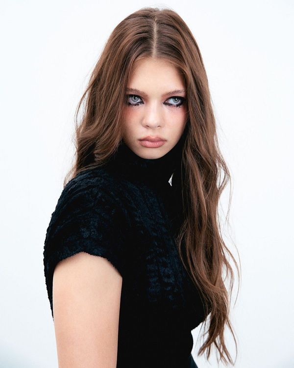 Iris by Eleonora Drykina