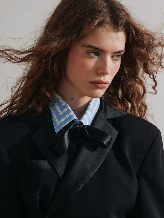 Model's main image