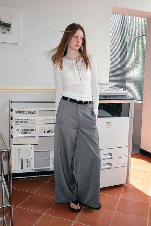 Model's main image