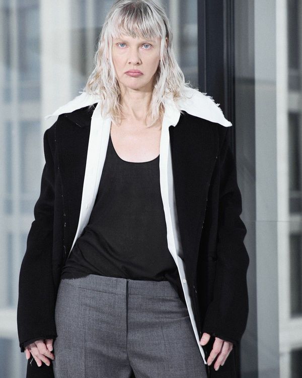 Model's main image