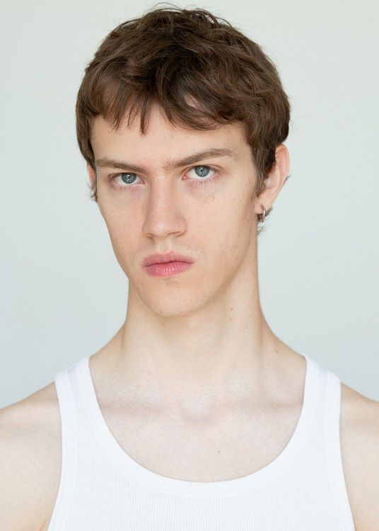 Model's main image