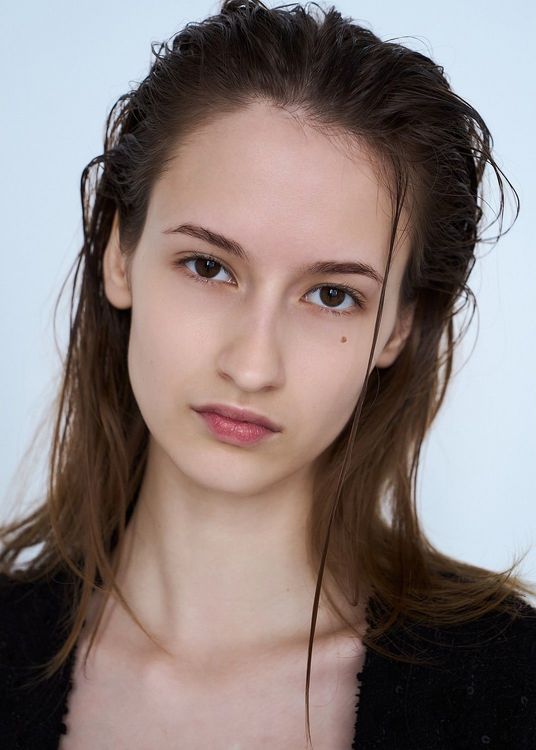 Model's main image