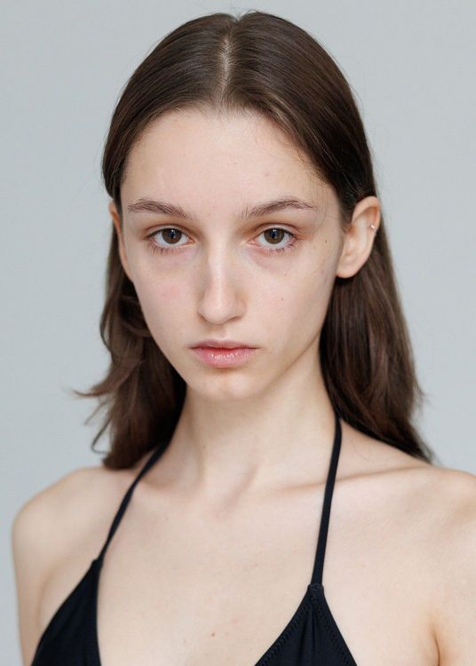 Yana by Katya Svihnushina